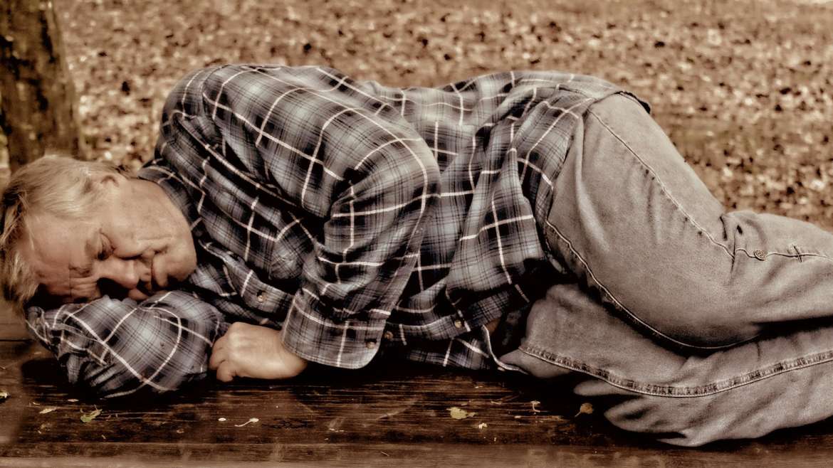 Personne agée dormant paisiblement